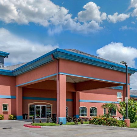 Quality Inn & Suites At The Outlets Mercedes-Weslaco Extérieur photo