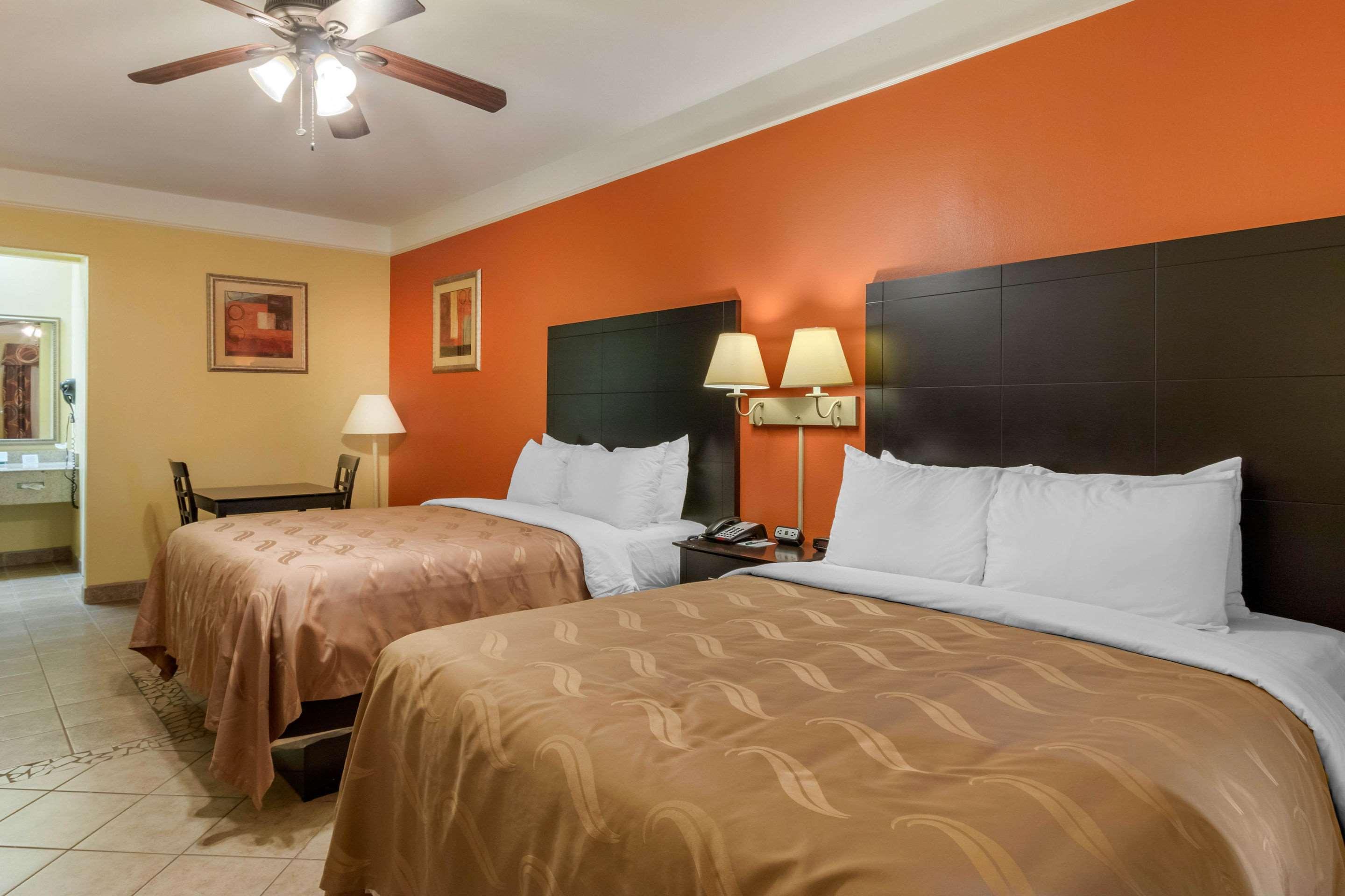 Quality Inn & Suites At The Outlets Mercedes-Weslaco Extérieur photo