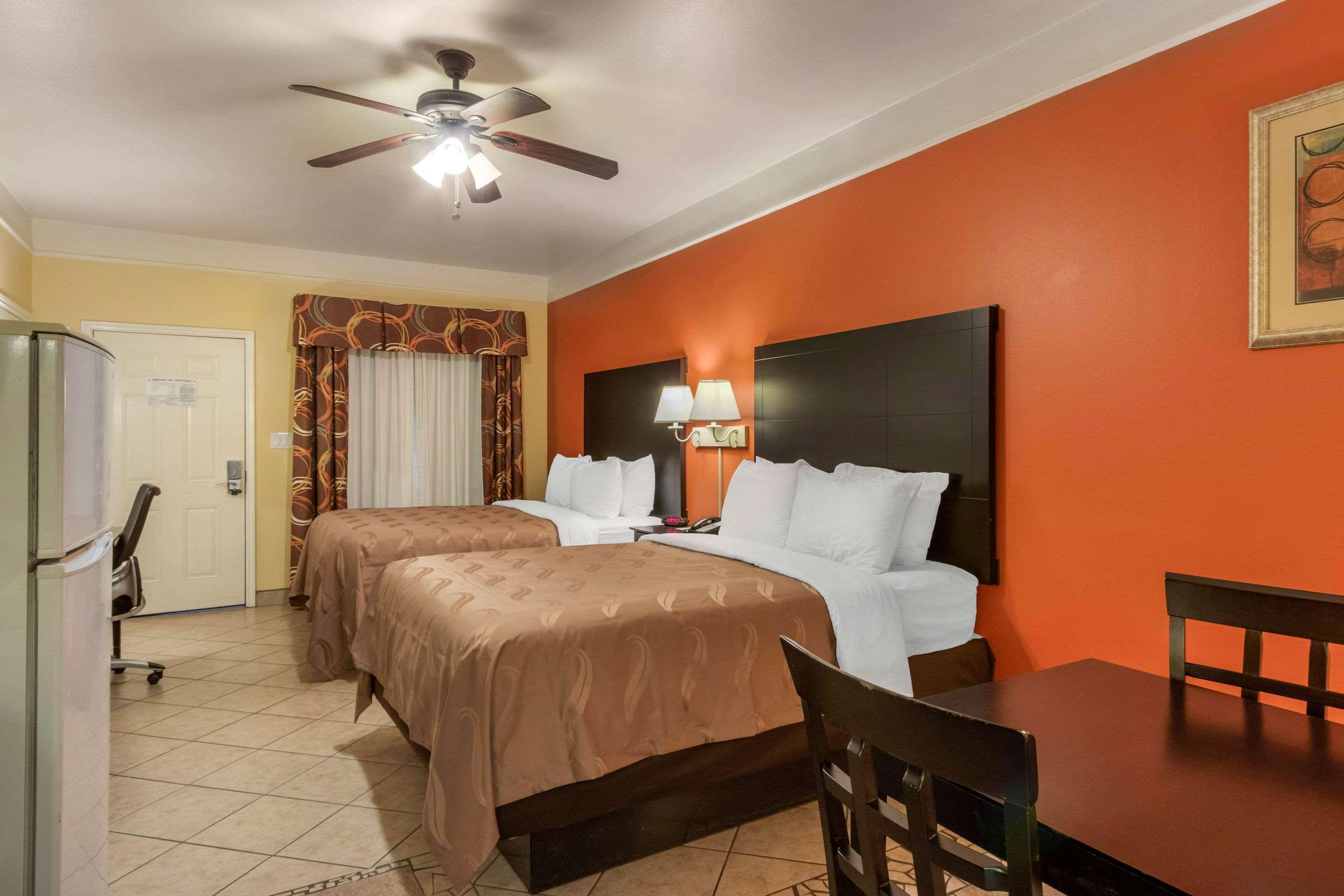 Quality Inn & Suites At The Outlets Mercedes-Weslaco Extérieur photo