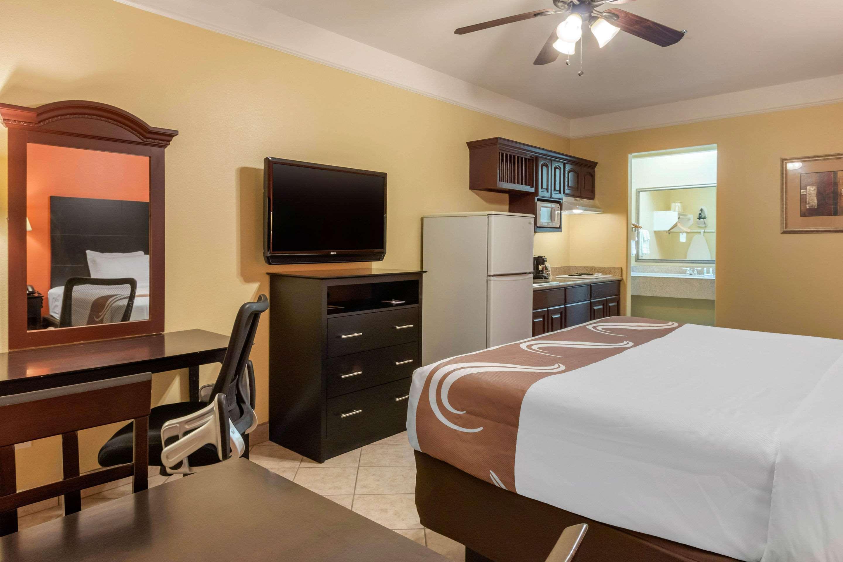Quality Inn & Suites At The Outlets Mercedes-Weslaco Extérieur photo