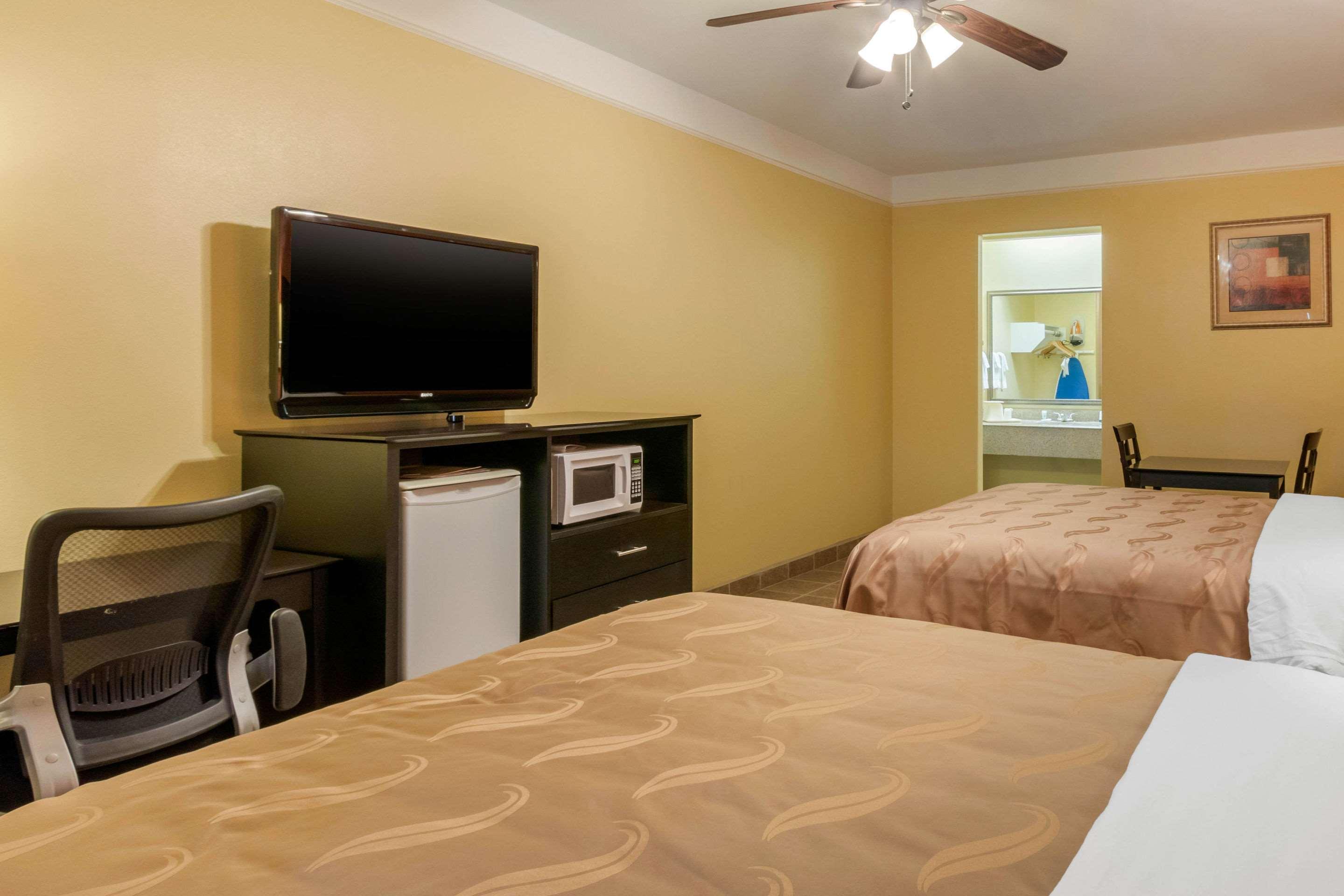 Quality Inn & Suites At The Outlets Mercedes-Weslaco Extérieur photo