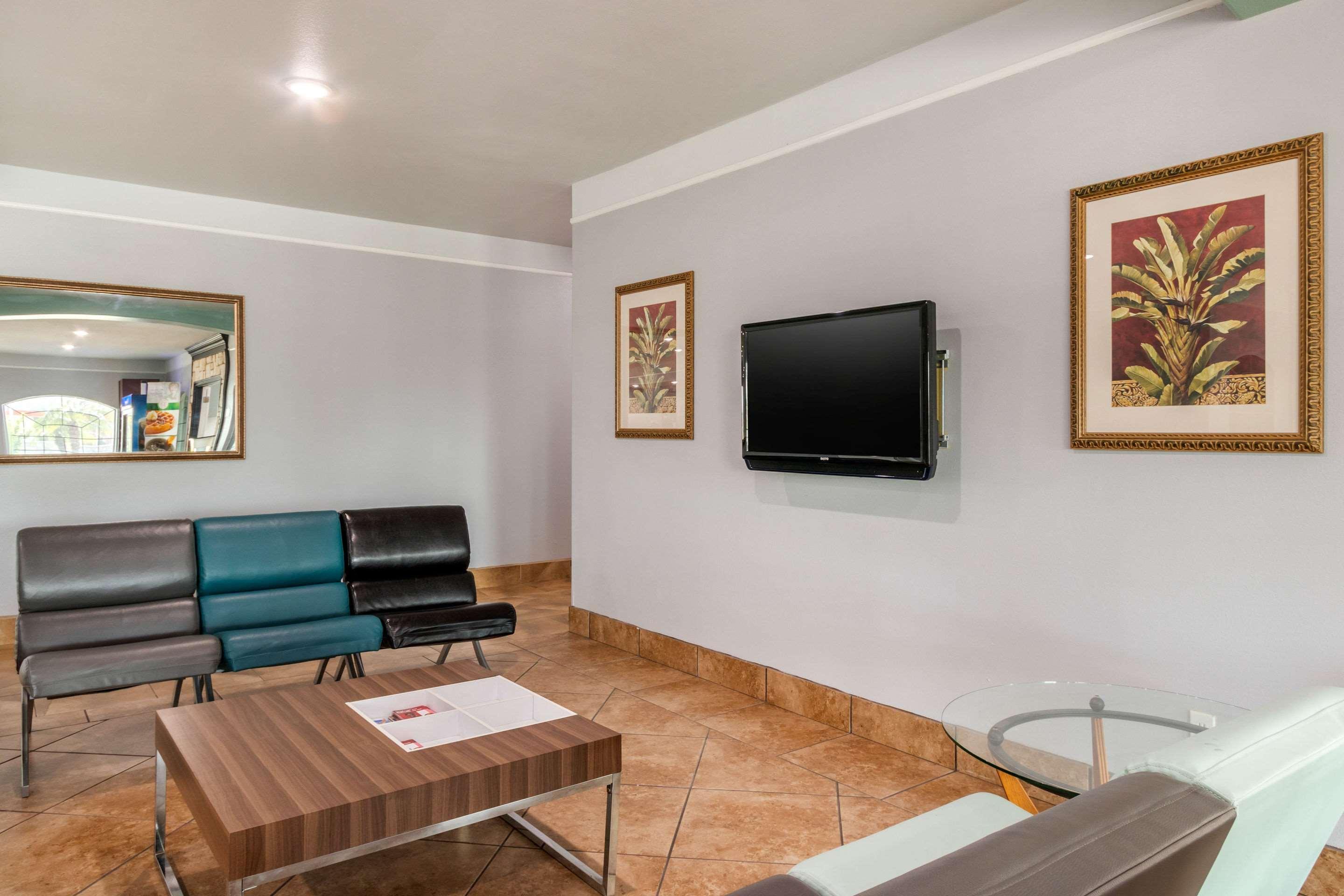 Quality Inn & Suites At The Outlets Mercedes-Weslaco Extérieur photo
