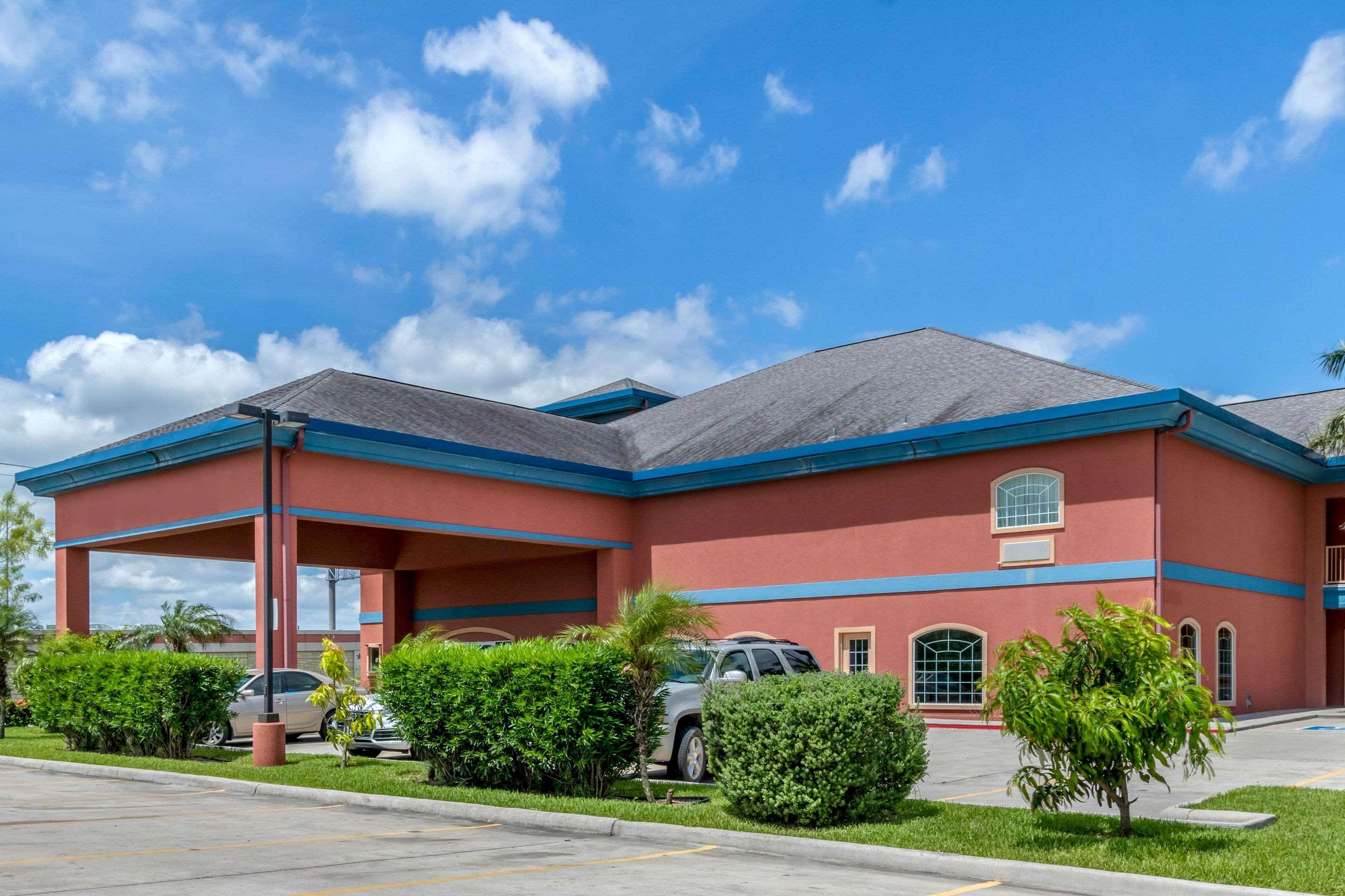 Quality Inn & Suites At The Outlets Mercedes-Weslaco Extérieur photo