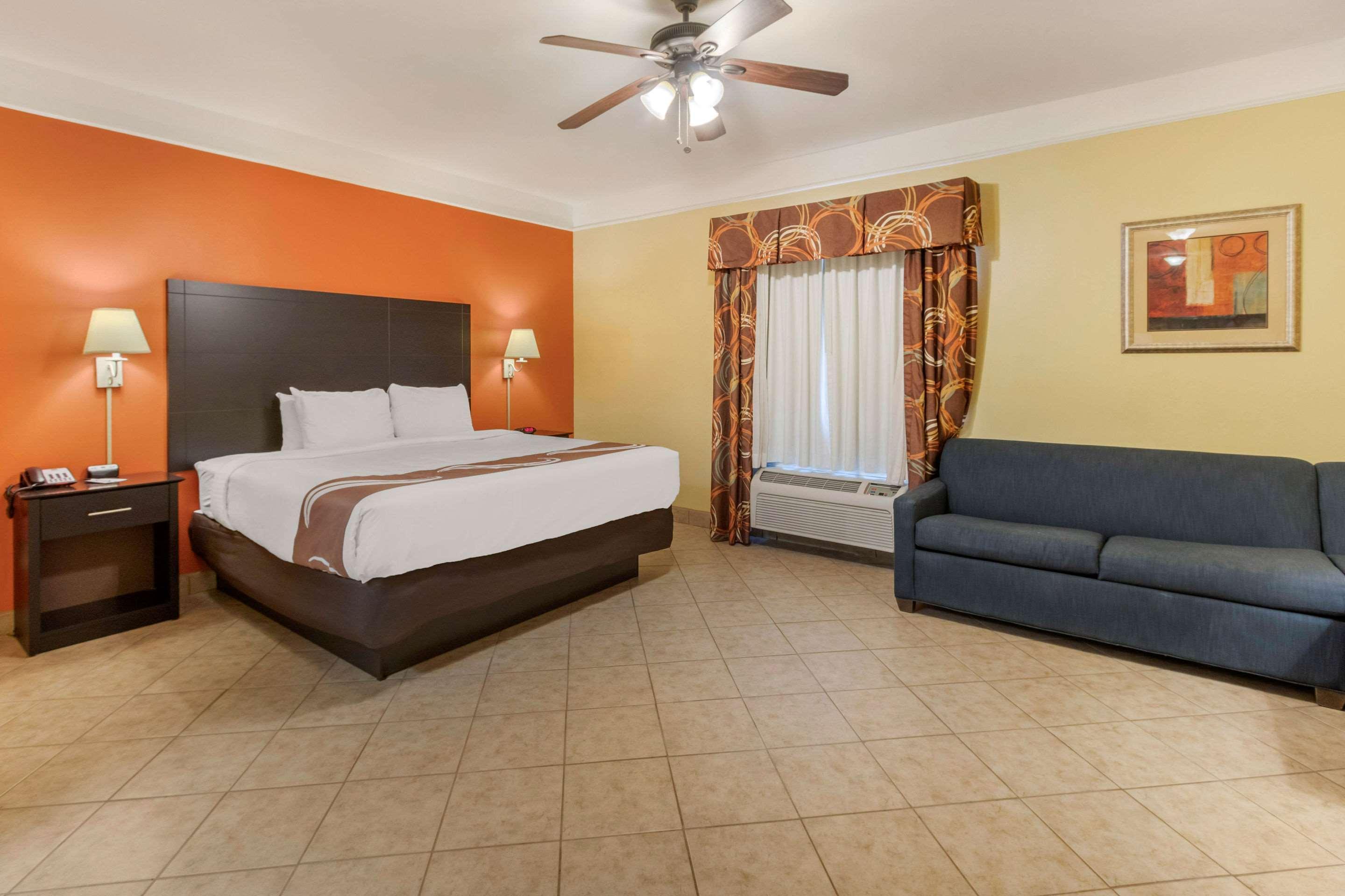 Quality Inn & Suites At The Outlets Mercedes-Weslaco Extérieur photo
