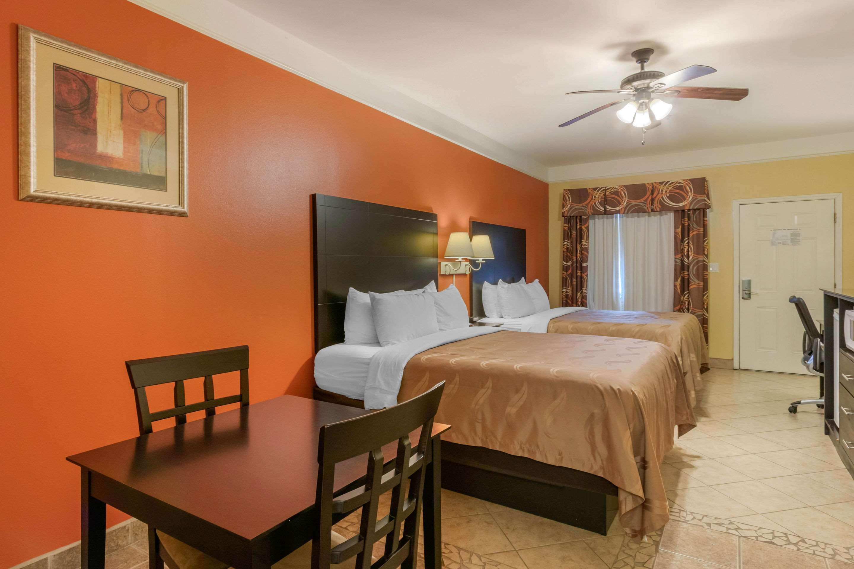 Quality Inn & Suites At The Outlets Mercedes-Weslaco Extérieur photo
