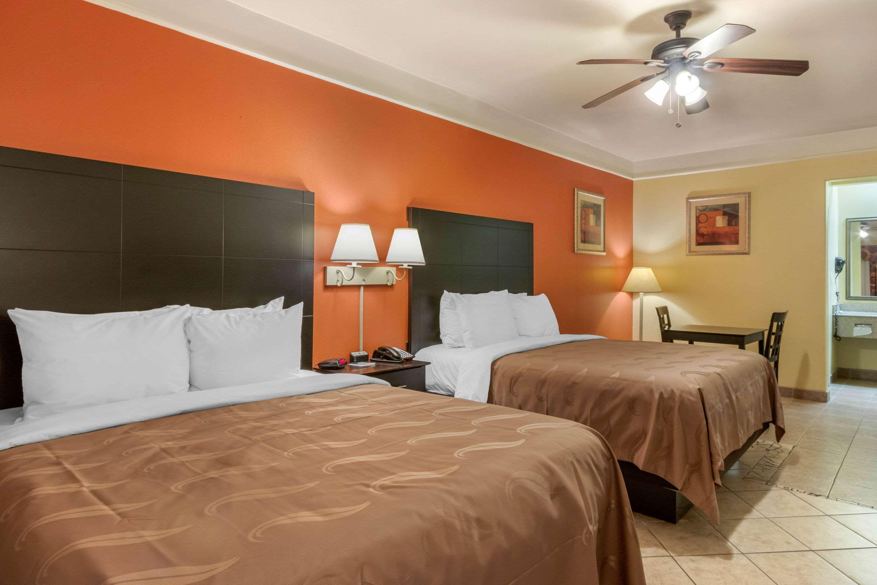 Quality Inn & Suites At The Outlets Mercedes-Weslaco Extérieur photo