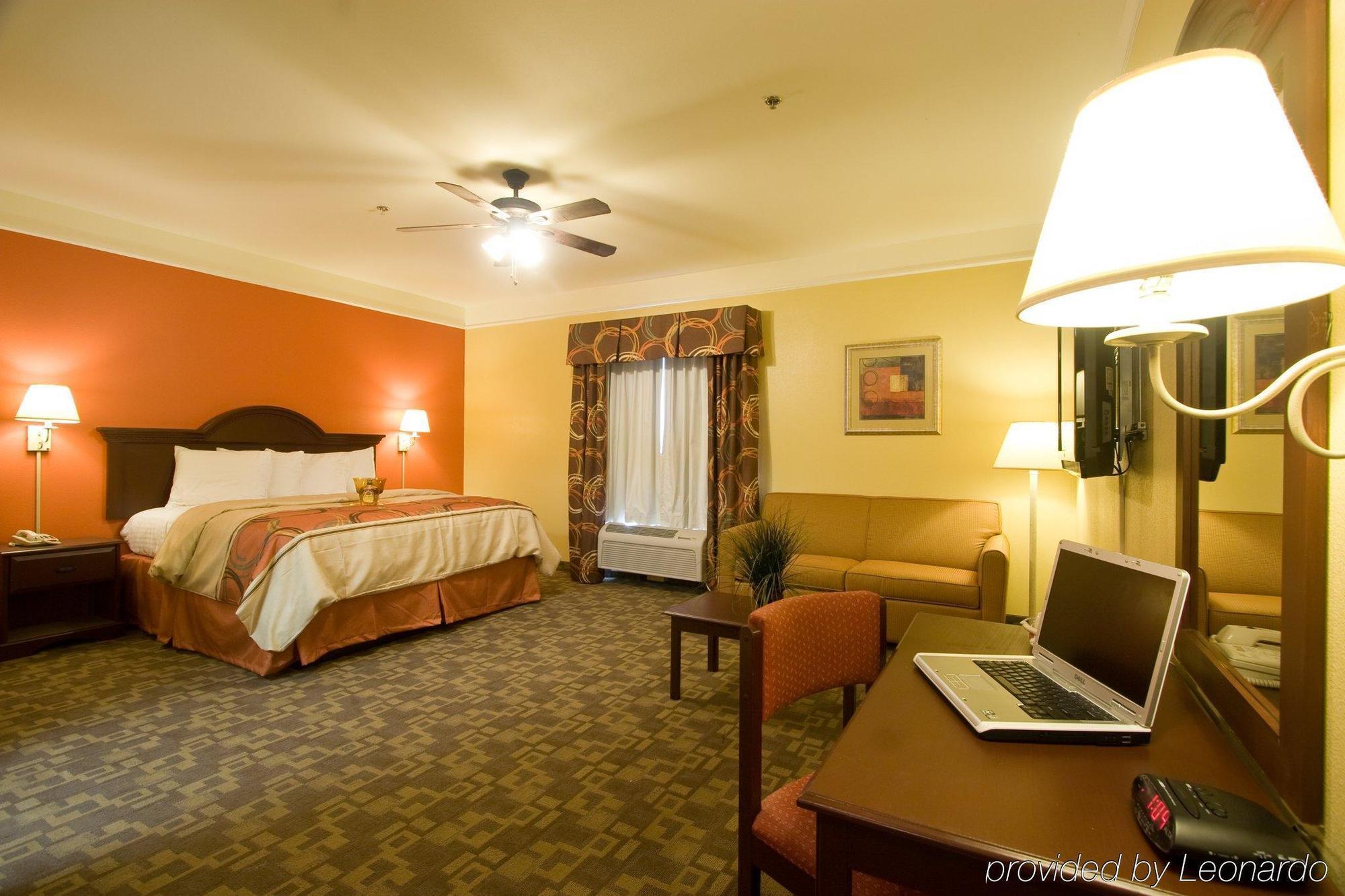 Quality Inn & Suites At The Outlets Mercedes-Weslaco Chambre photo