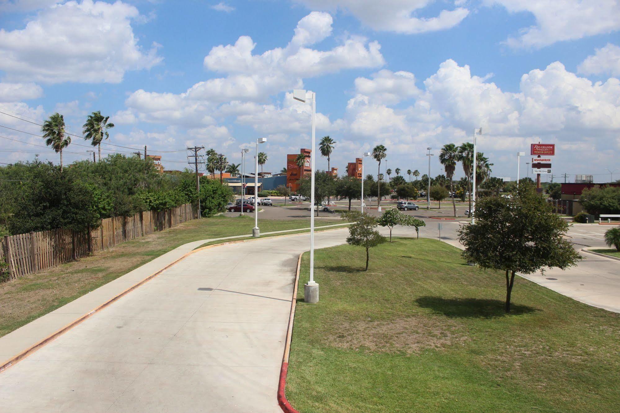 Quality Inn & Suites At The Outlets Mercedes-Weslaco Extérieur photo