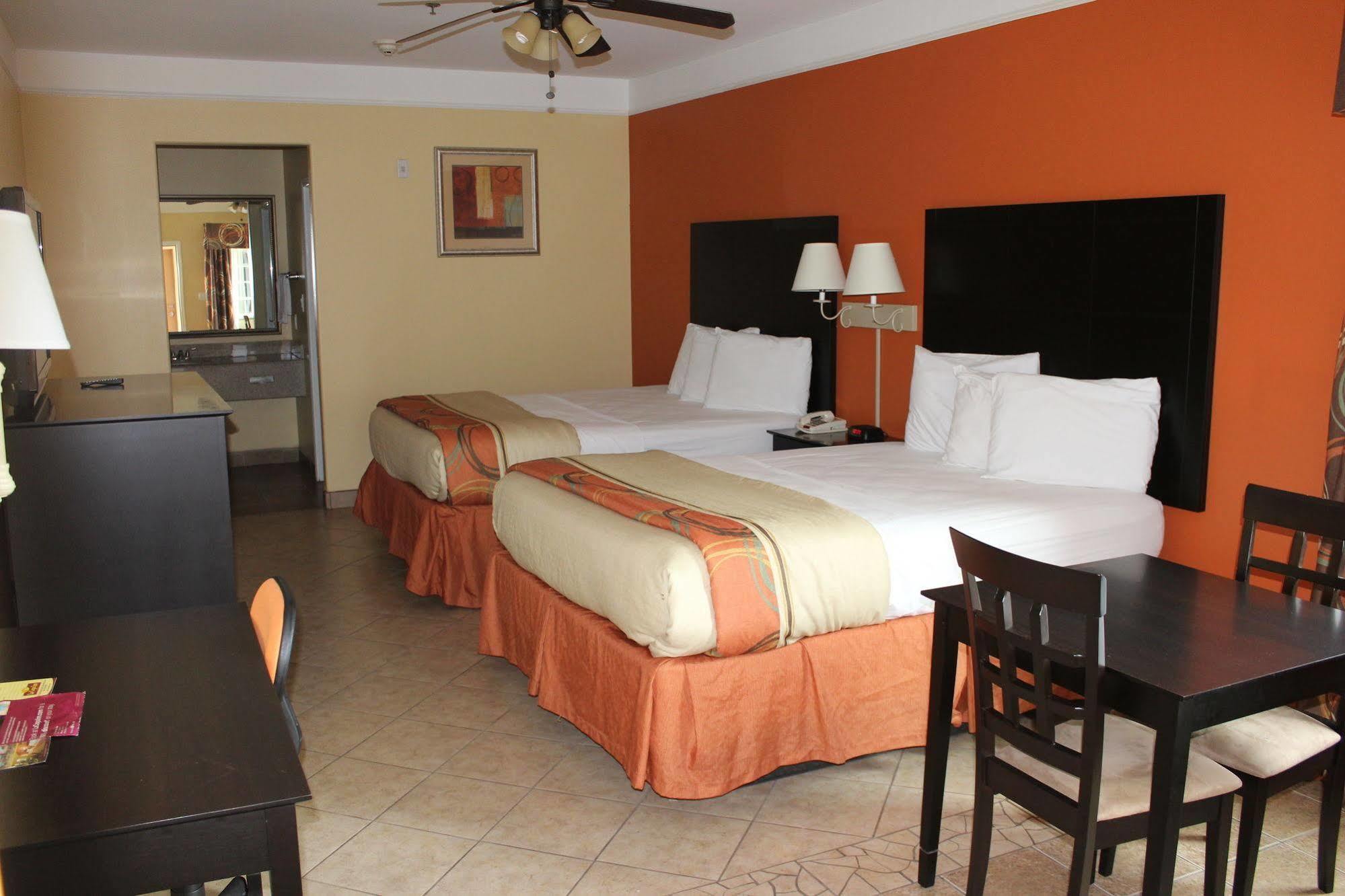 Quality Inn & Suites At The Outlets Mercedes-Weslaco Extérieur photo
