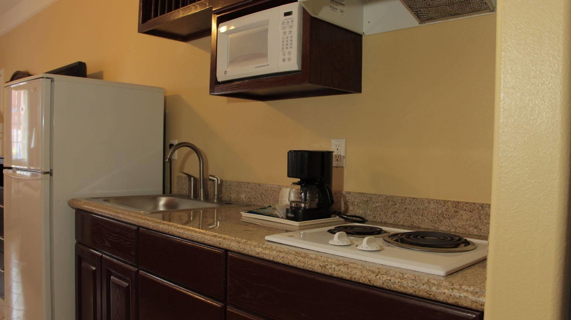 Quality Inn & Suites At The Outlets Mercedes-Weslaco Extérieur photo
