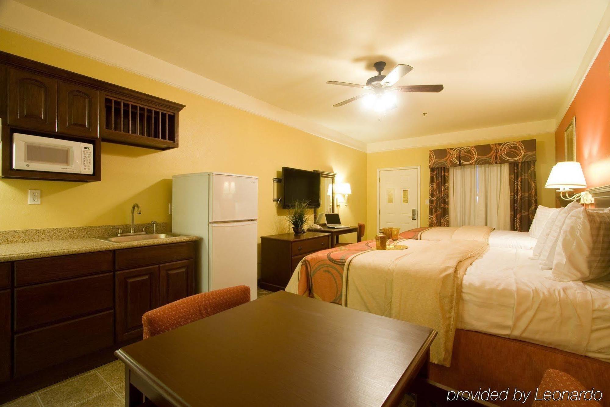 Quality Inn & Suites At The Outlets Mercedes-Weslaco Extérieur photo